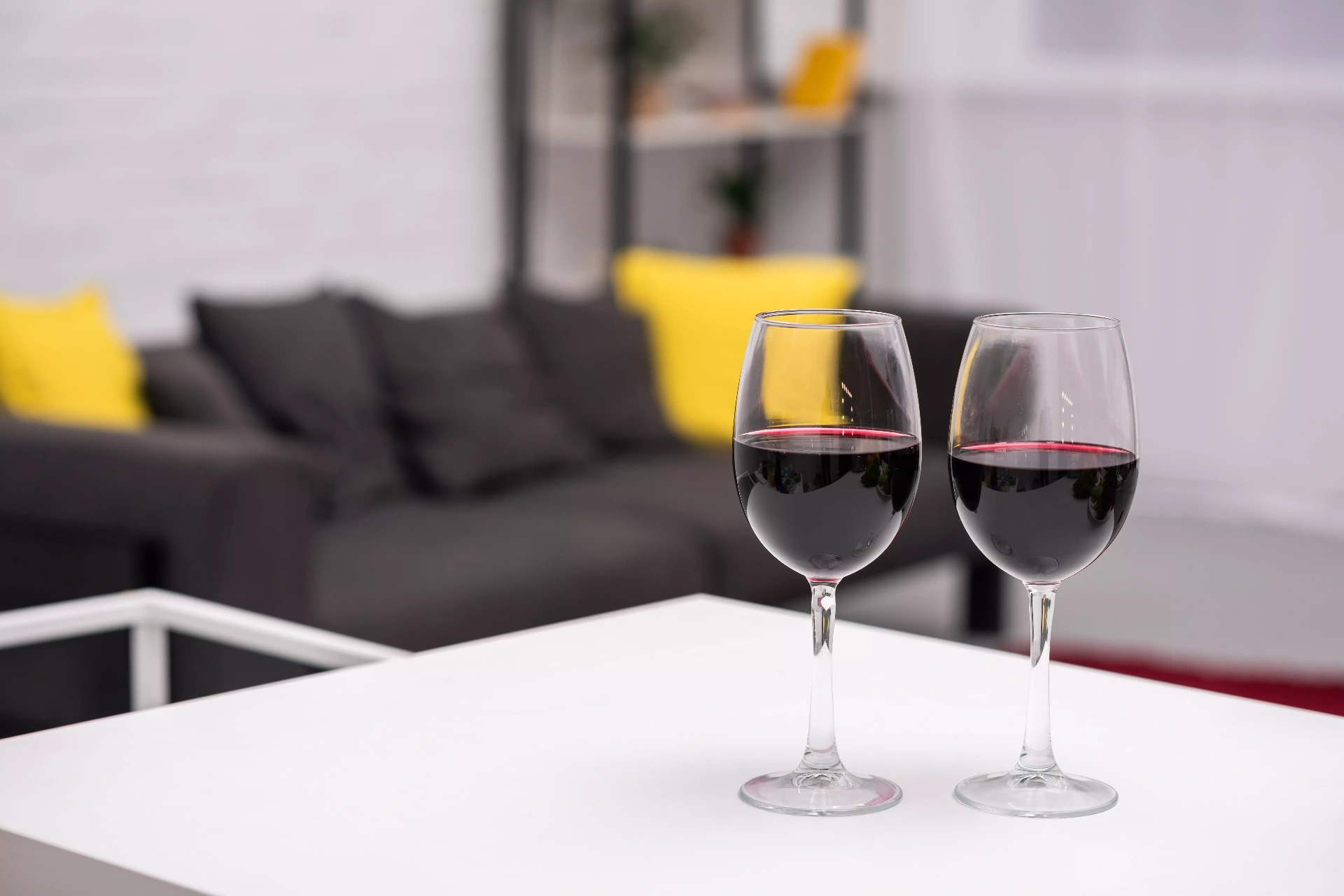 Gosta de vinhos? Saiba como manter esse hábito no seu apê